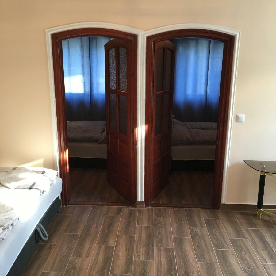 Stella Apartman Debrecen Extérieur photo