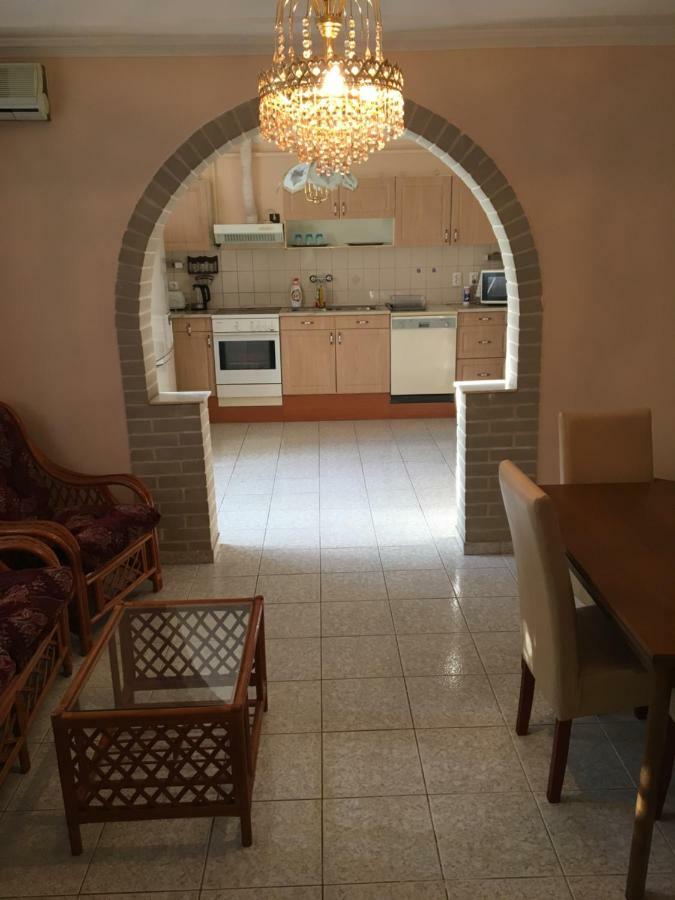 Stella Apartman Debrecen Extérieur photo